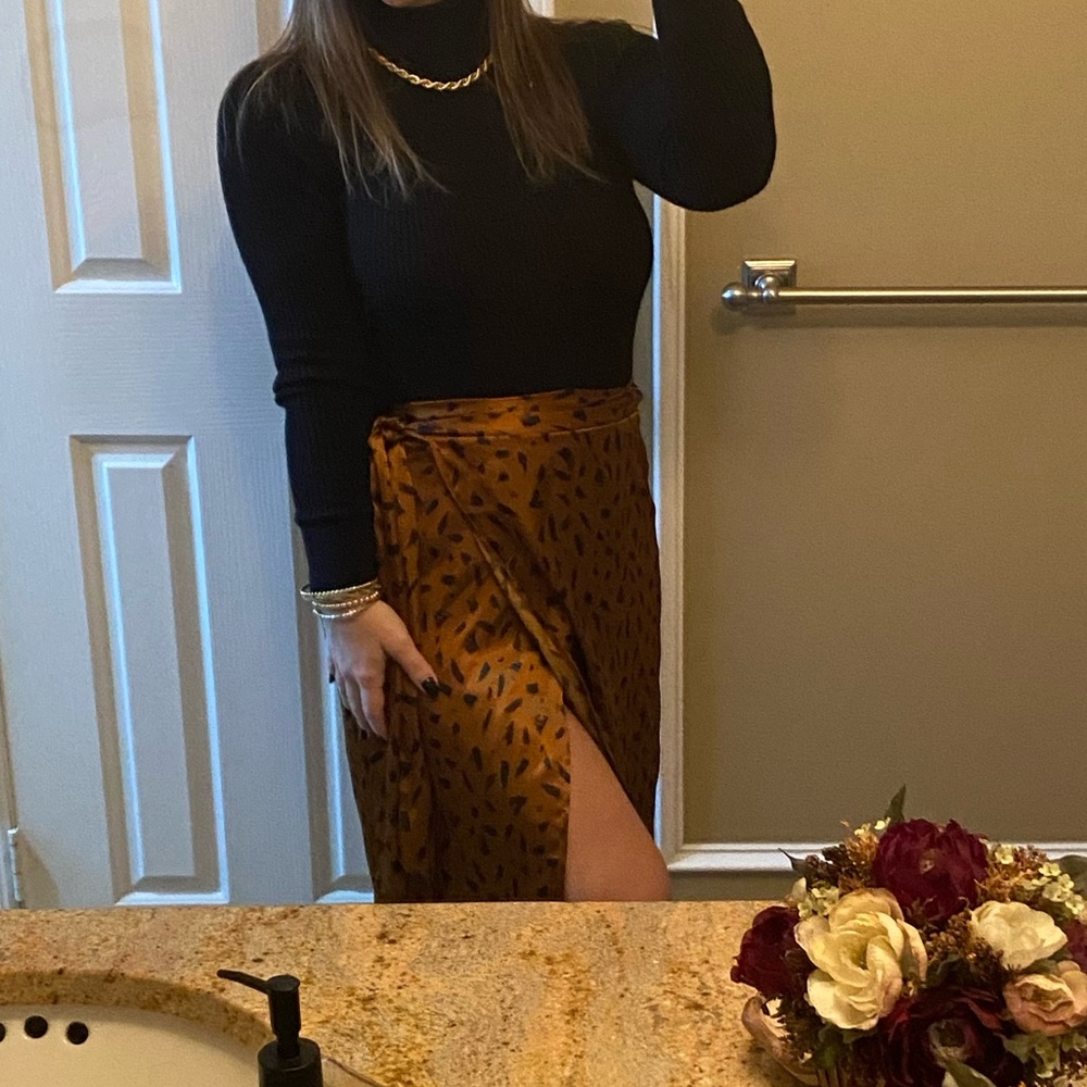 Vici satin wrap skirt medium